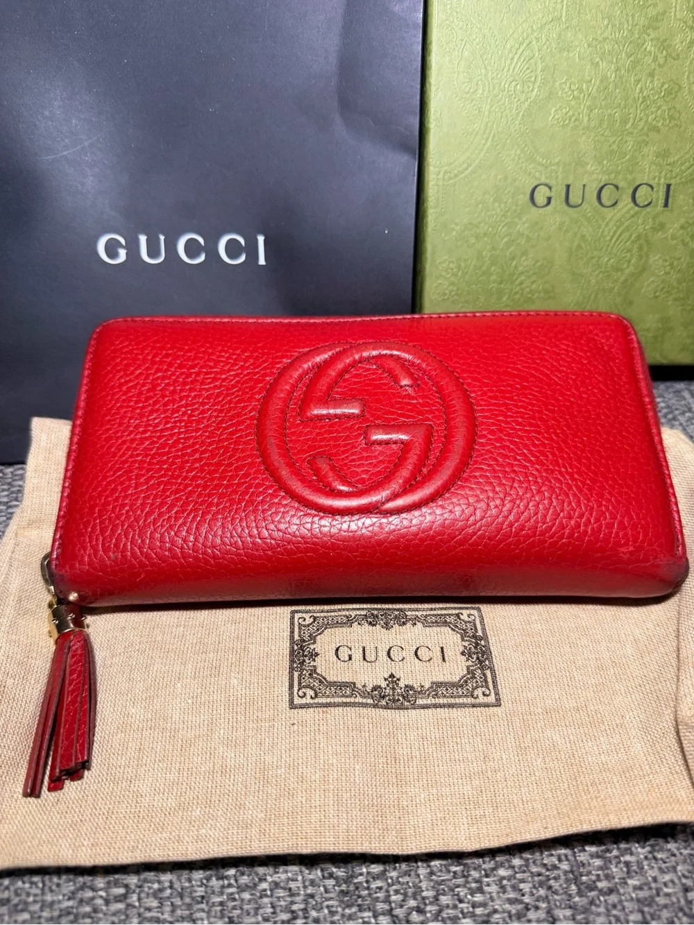 Gucci Soho GG logo zip-around Red Leather wallet Authentic